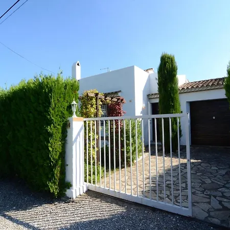 The House In Estartit Has 3 Bedrooms Holiday home L'Estartit