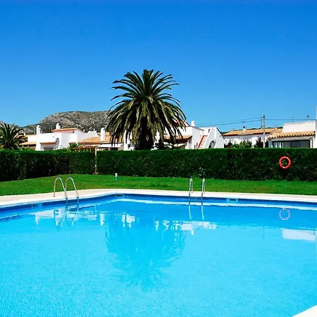 The House In Estartit Has 3 Bedrooms *